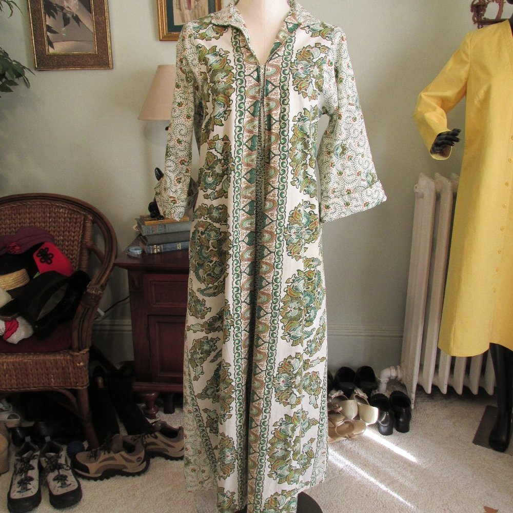 Wild Vintage 70s Morning House Dress